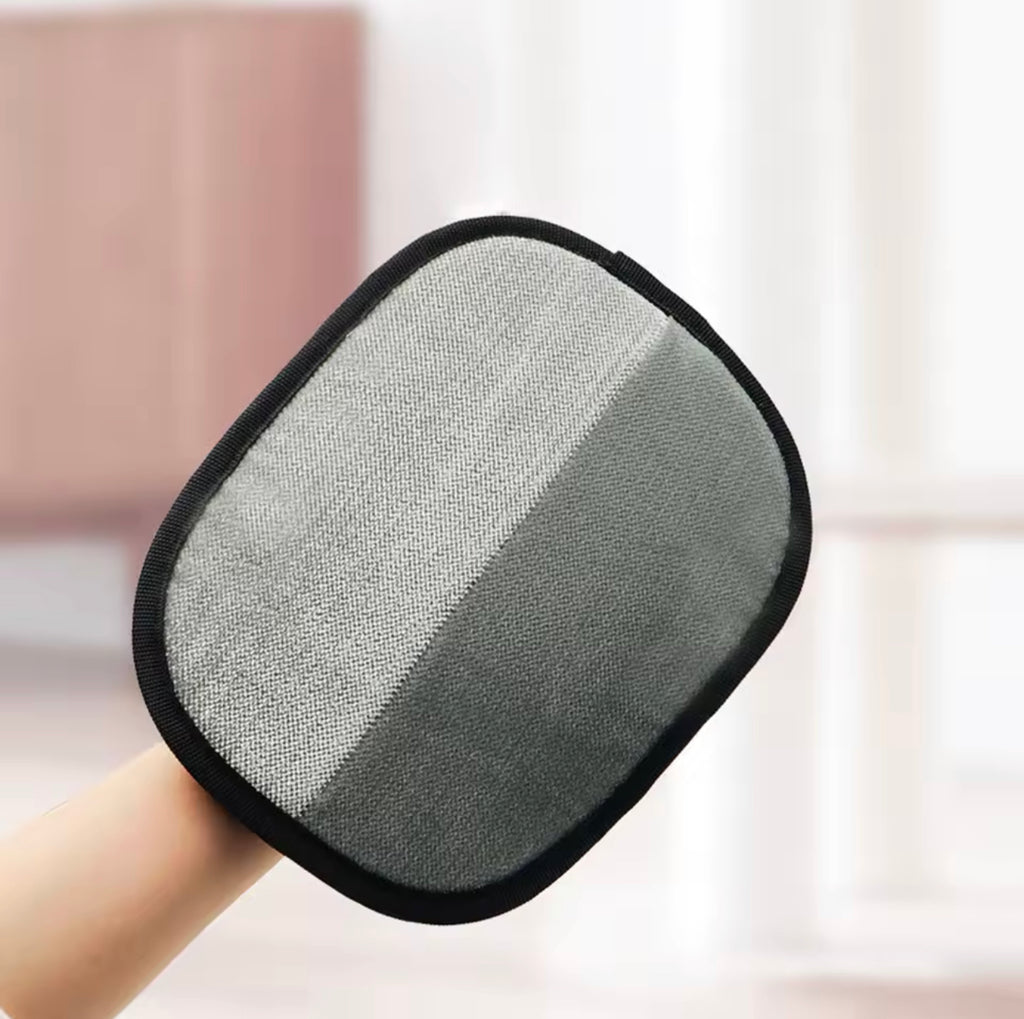 Rhino Ben Pet hair cleaning gloves